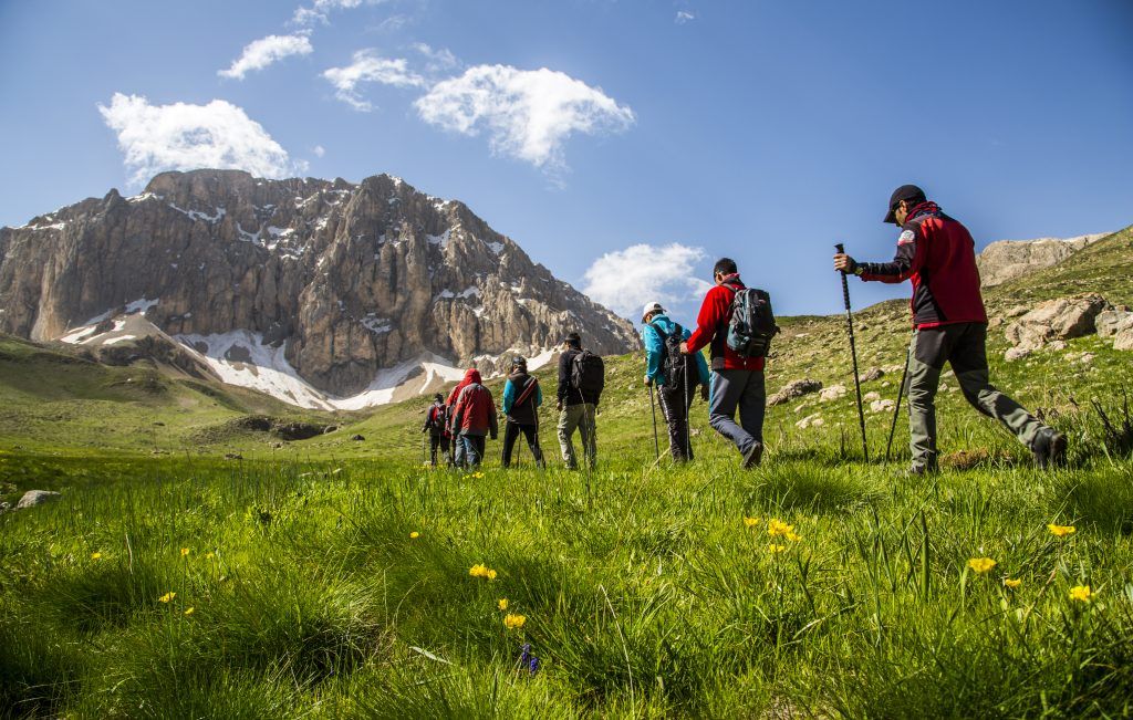 Rutas de senderismo desde Fuenteplateada: el mejor plan para esta primavera